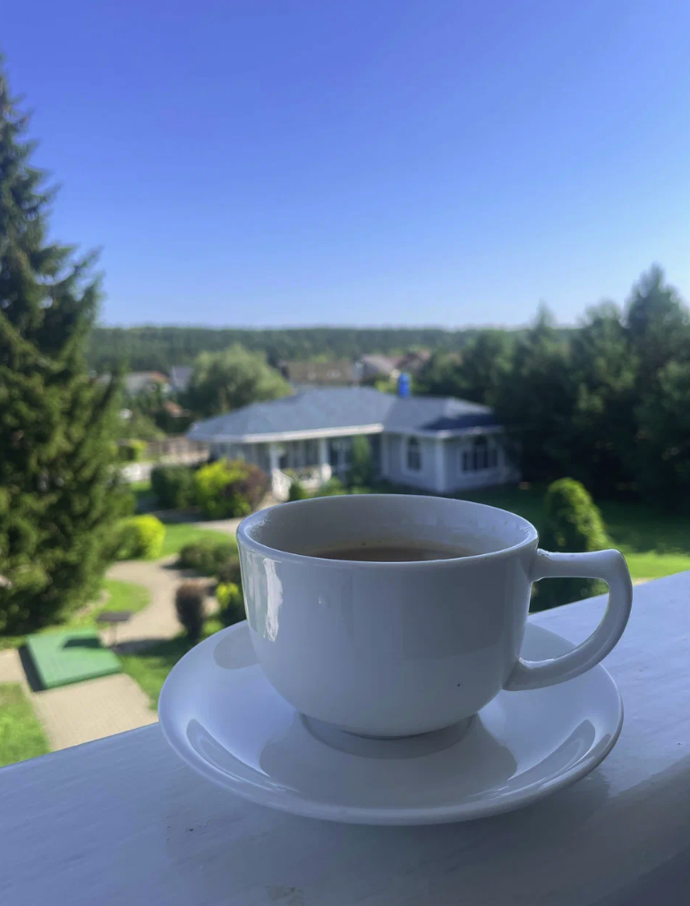 Кофе с видом на посёлок